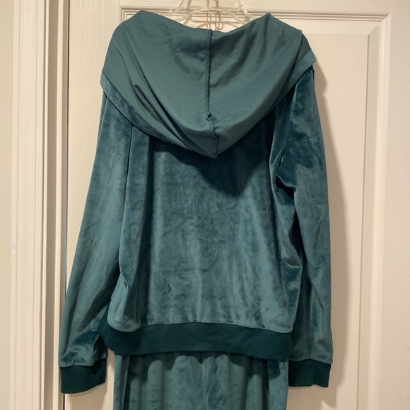 Victoria’s Secret Pink L & M Green Velour Sweatsuit - Picture 12 of 15